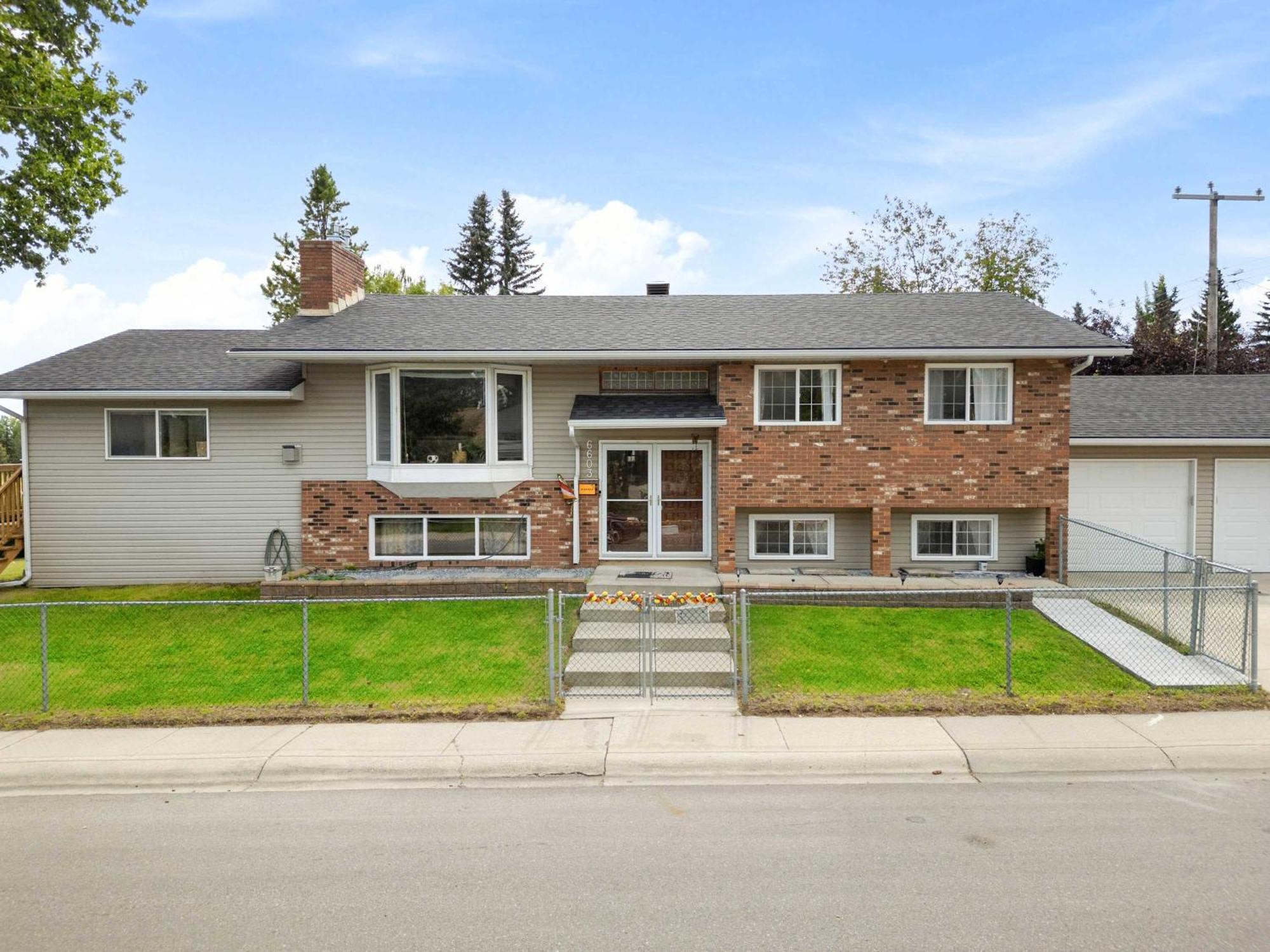 New! Enjoy Yoga Classes! Private 2 Bedroom W Netflix & Banff Pass! Near Championship Golf Course!