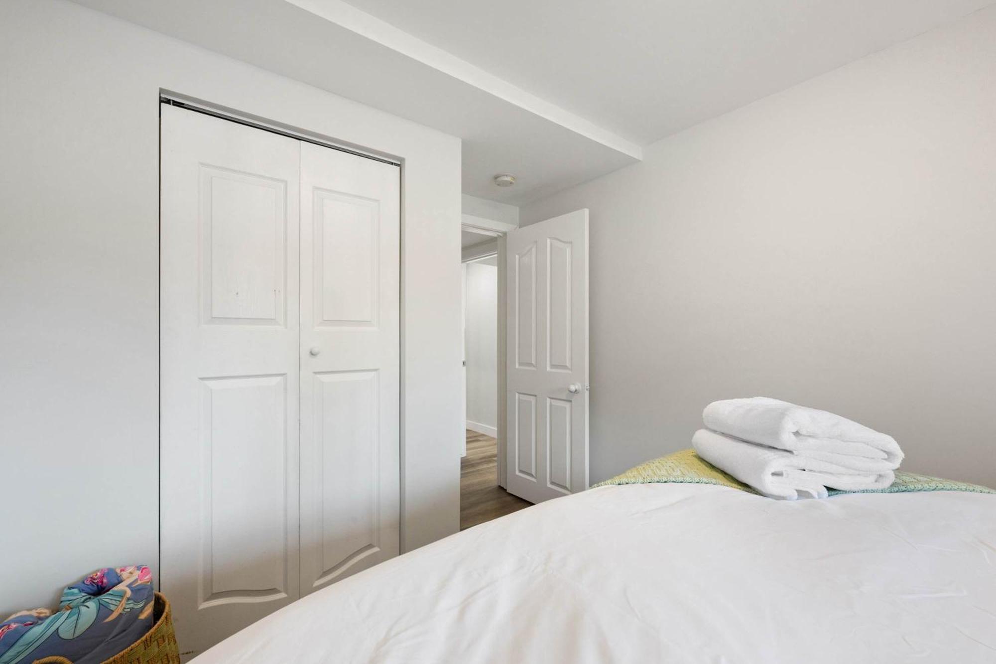 New! Enjoy Yoga Classes! Private 2 Bedroom W Netflix & Banff Pass! Near Championship Golf Course!