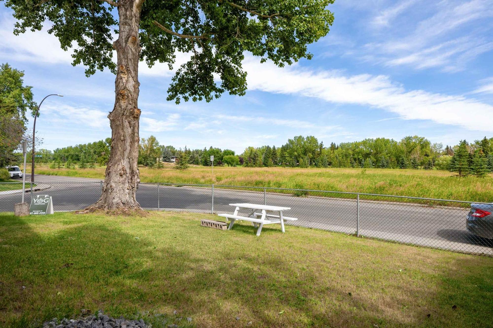Holiday home New! Enjoy Yoga Classes! Private 2 Bedroom W Netflix & Banff Pass! Near Championship Golf Course! *