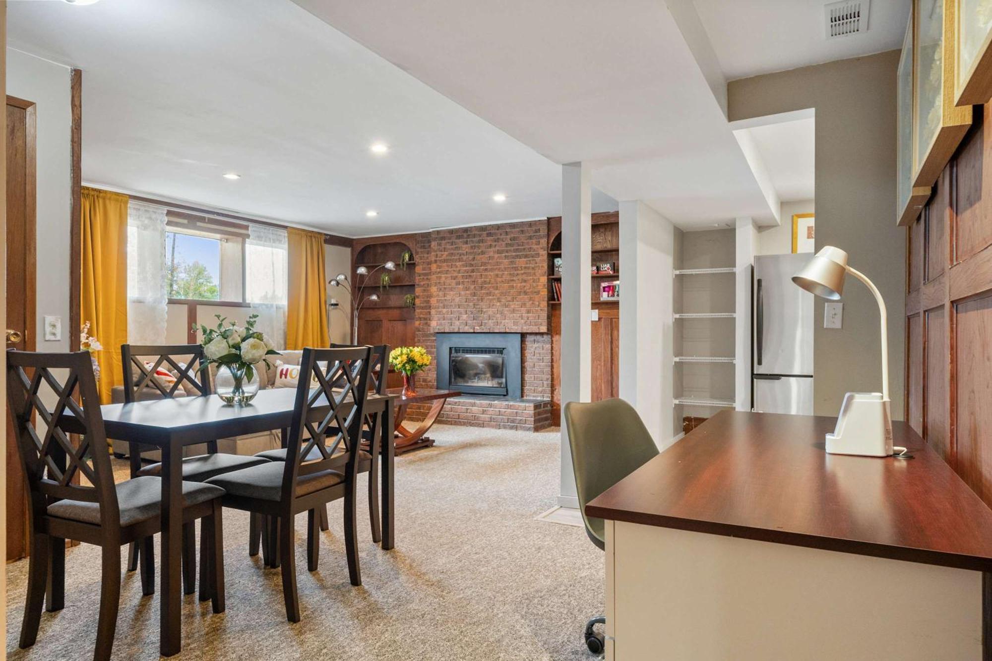New! Enjoy Yoga Classes! Private 2 Bedroom W Netflix & Banff Pass! Near Championship Golf Course! Calgary