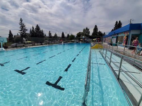 New! Enjoy Yoga Classes! Private 2 Bedroom W Netflix & Banff Pass! Near Championship Golf Course! Hébergement de vacances